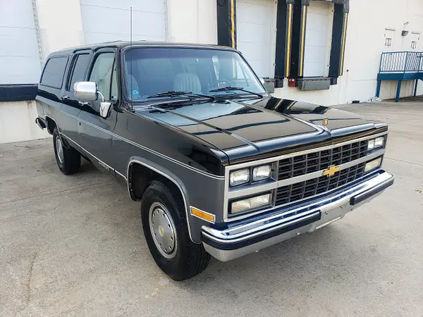 N 1989 Suburban by autosales by autosales