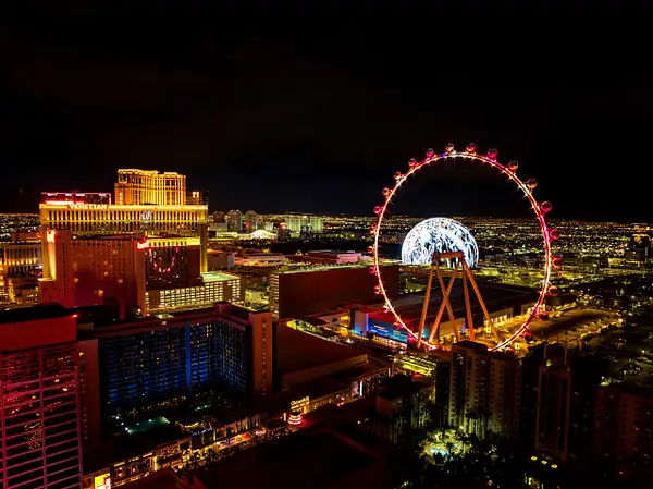 Las Vegas Extra by Serge Ramelli
