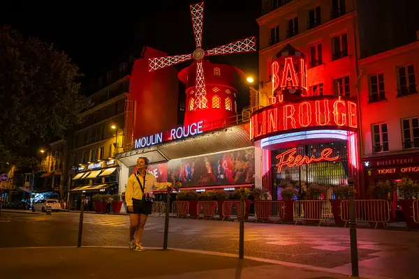 La Moulin Rouge by DEE POTTER