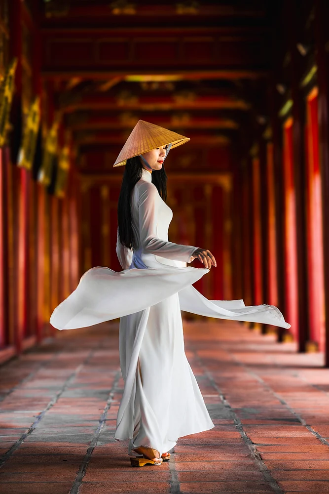 Dance of the Ao Dai