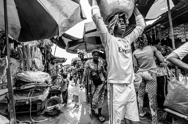 Grand Marché de Dantokpa, Cotounou, Benin - Street Photography - Justine Kirby Photography 