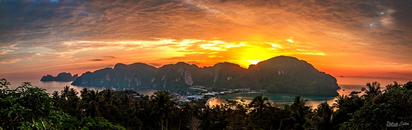 Thailand - Koh Phi Phi - Panorama - PATRICK EATON 