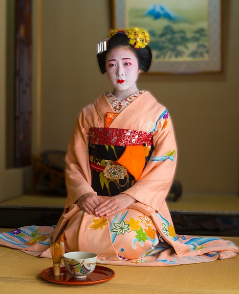 geisha - Japan in Autumn - KiritVora