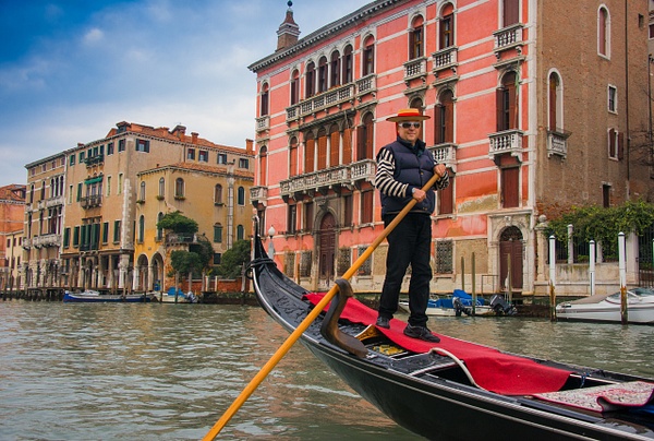 The gondolier - Venice - Kirit Vora Photography  