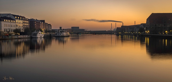 2 waterfronts in the morning - Copenhagen City, denmark 