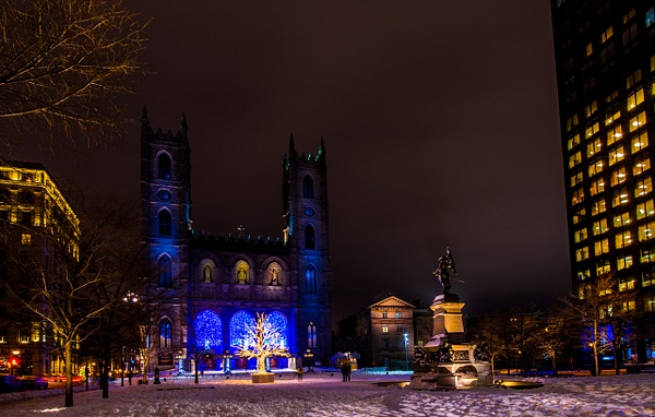 Notre-Dame Basilica - A walk at night in ... Montreal - Luc Jean Photography