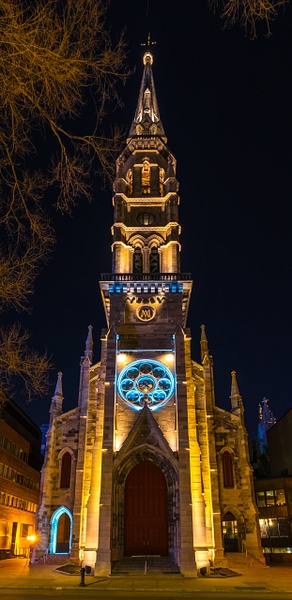 Church on St-Denis street - A walk at night in ... Montreal - Luc Jean Photography