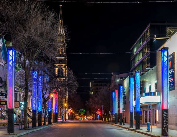 St-Denis street - A walk at night in ... Montreal - Luc Jean Photography 