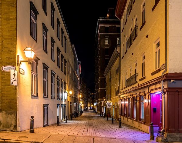 Old Quebec city - Empty street 01 - Luc Jean - A walk at night in ... 