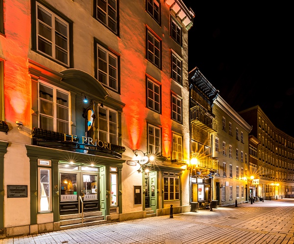 Old Quebec city - Hotel Le Priori - Luc Jean - A walk at night in ...