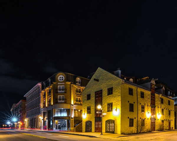 Old Quebec city 06 - Luc Jean - A walk at night in ... 