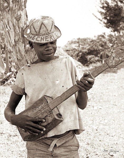 Oke cherie guitarist - Haiti in the 1970s - Sean Finnigan Photo 