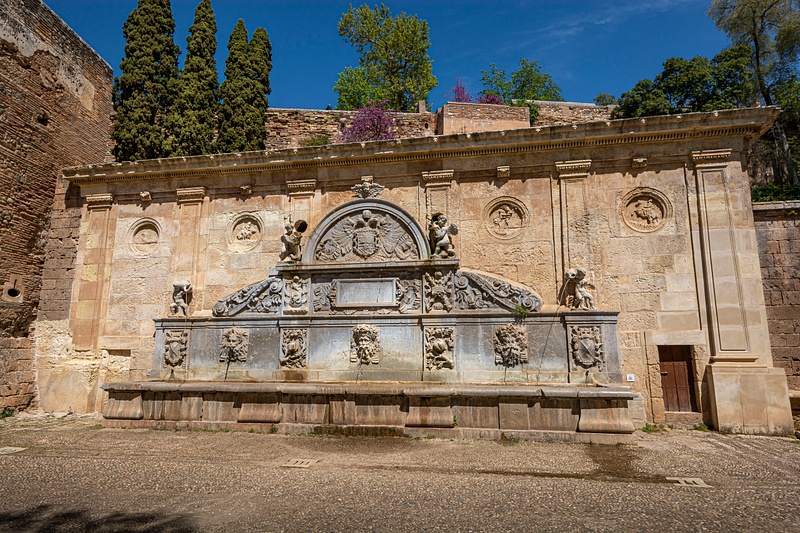 Pilar-de-Carlos-V-elaborate-fountain-Alhambra-Granada-Spain