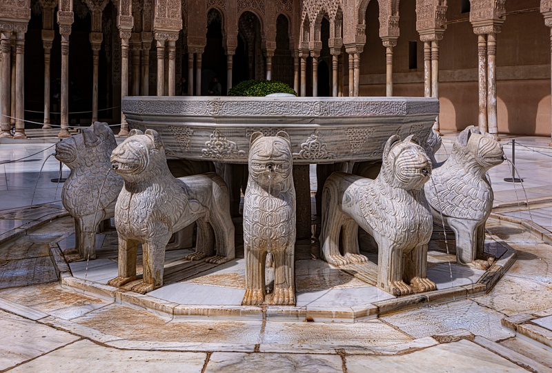 Fountain-of-the-Lions-Alhambra-Granada-Spain