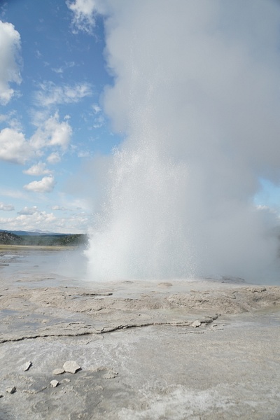Old Faithful geyser in Yellowstone park - Yellowstone & Montana - Graham Reichardt