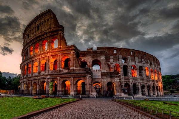 Roman Colosseum, Rome Italy - Peter Aragone 