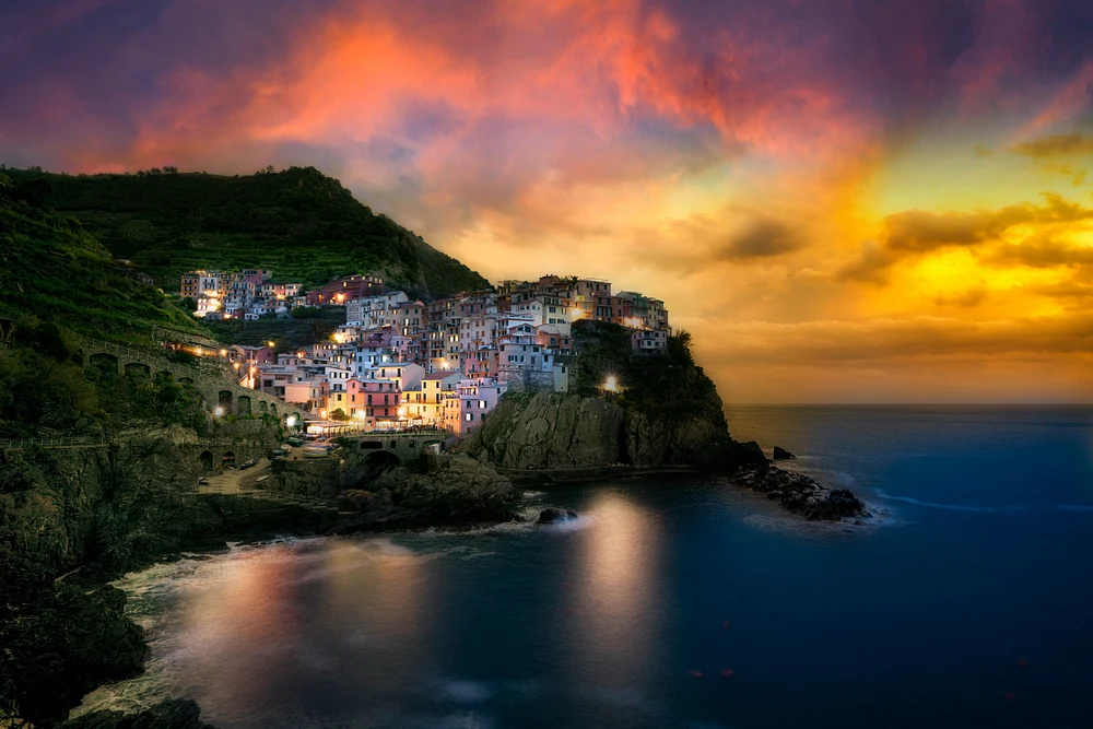 Sunset-Manarola-Red Sky-Cinque Terra-Italy