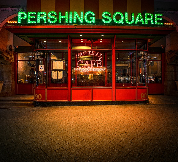 Pershing Square Cafe, NYC - Peter Aragone 