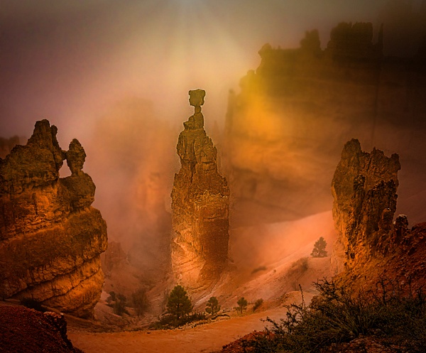 Thor's Hammer In Early Morning Fog, Bryce Canyon National Park, Utah - Peter Aragone