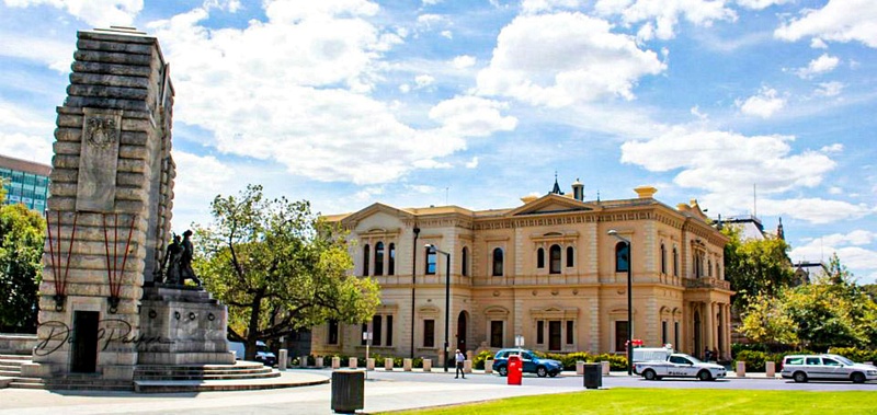 State Library of South Australia and South Australian War Memorial (foreground)