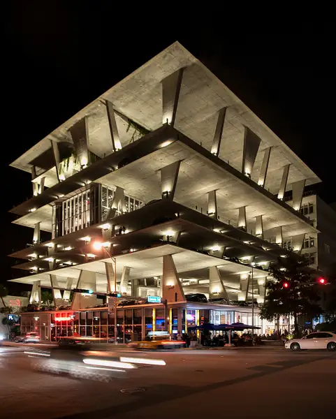 2012_0232 - Building - Miami by ALEJANDRO DEMBO