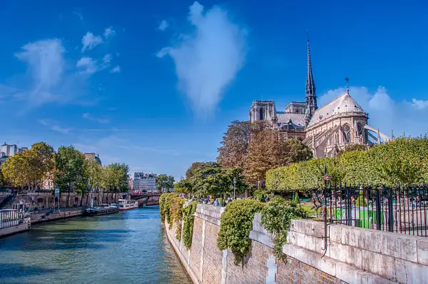 Cathedrale Notre-Dame de Paris by AlainGagnon