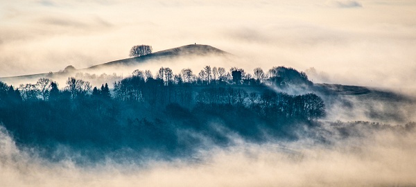 Misty Morning in the Vale - Andrew Newman Photography 