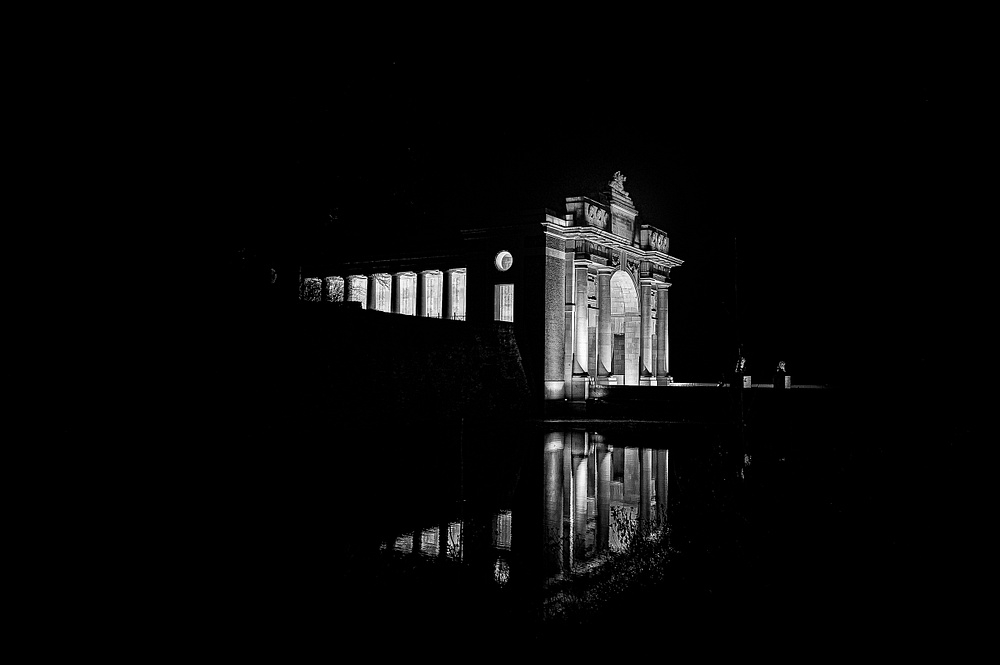 Nightshot of Ypres' Menin Gate