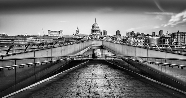 St Pauls and the Millenium Bridge - Andrew Newman Photography