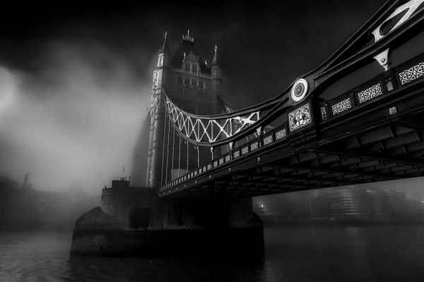 Tower Bridge in fog - Andrew Newman Photography