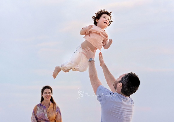 Family Beach Session - Lifestyle - Flora Levin Photography 