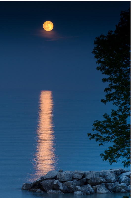 Strawberry Moon, Lake Michigan