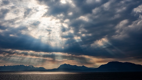 8b. Harstad surr. Midnightsun (3) - NORWAY Bergen - Kirkenes - François Scheffen Photography