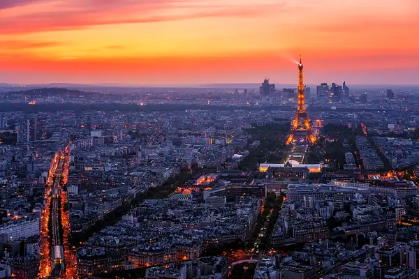 Tour Montparnasse cityscape by Doug Stratton