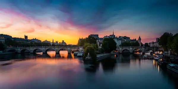 Pont Neuf sunrise by Doug Stratton