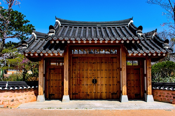 Traditional Korean Doors - Architecture - Nicola Lubbock Photography 