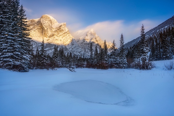 Windy and Freezing Morning Sunrise Canadian Rockies, Banff National Park, Alberta, Canada - Home - Yves Gagnon Photography 
