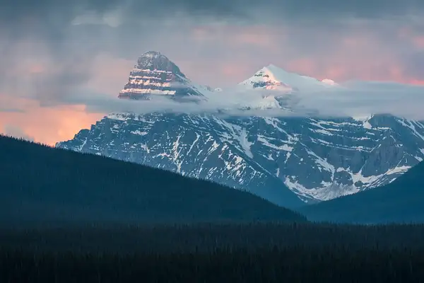 Sunrise Canadian Rockies, Pink Skies and Early Morning ...