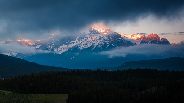 Fog, Pink Light and Sunrise, Canadian Rockies1 - Home - Yves Gagnon Photography