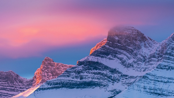 Close-up view Sun lighting up top of mountains Banff National Park, Winter Scene January 2023 - Nature From The Canadian Rockies - Yves Gagnon Photography  