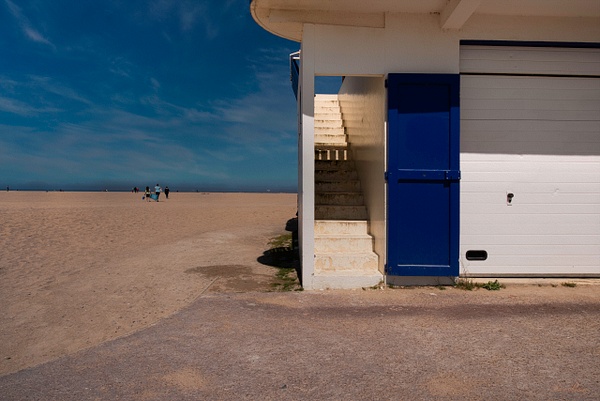 FIRST-AID POST - SEASHORES - Pierre Pevsner Photography
