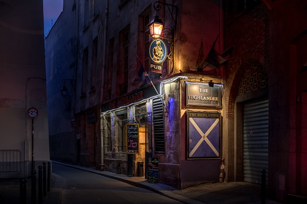 Paris-The Highlander-Scottish Pub-Pont Neuf - Travel - Guy Riendeau Photography 