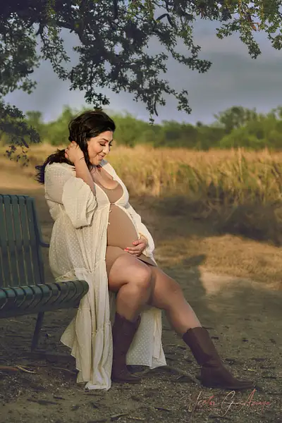 Pregnancy by HectorGAmayaPhotography