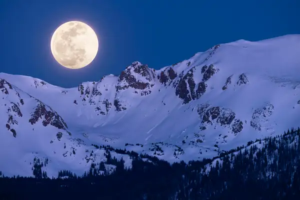 Breckenridge Full Moon Settings by Matt Kloskowski
