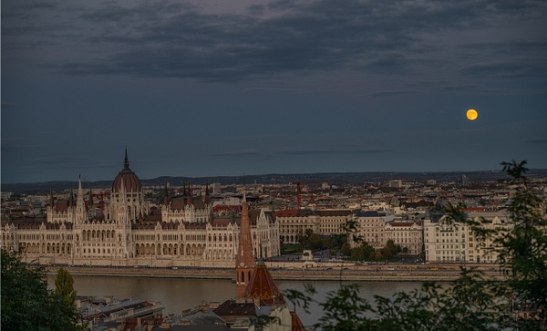 BudapestPartliament - Don MacKinnon Photography