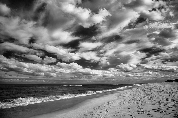 Luminar4_IR_Beach_Sky_DSF0360 - Rad A. Drew Photography 