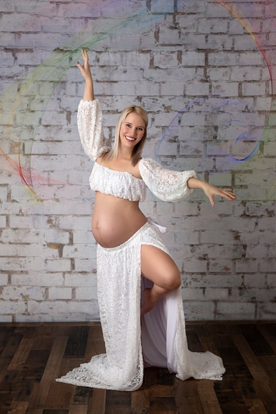 IMG_9345veil - Meghan's maternity session - Erin Larkins Photography 