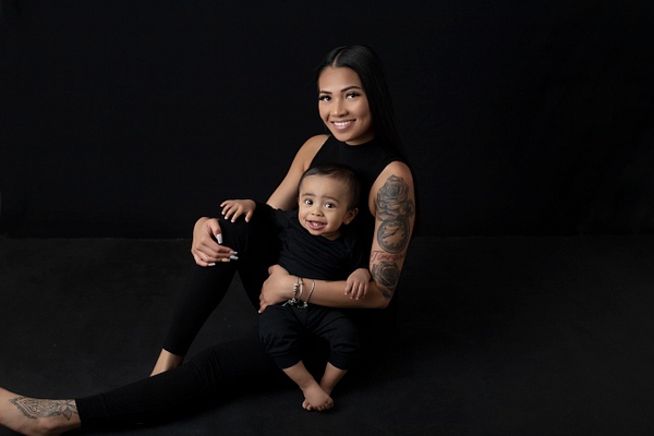 IMG_4916 - Wendee's 1 year motherhood session - Erin Larkins Photography