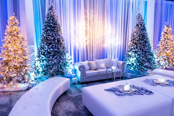 20191221_Catalyst_Experiential_Holiday_Margo_Reed_Photo-137 - Weddings - Margo Reed