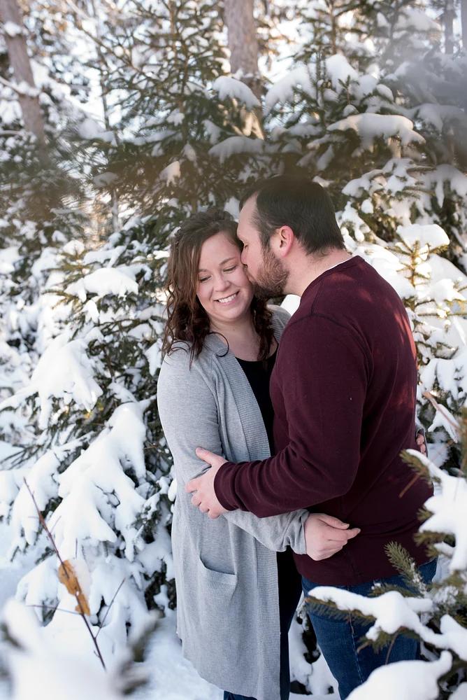 9-mile-park-wausau-winter-engagement-session